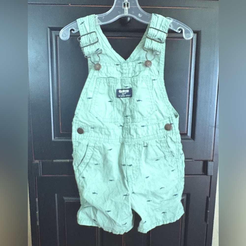 Oshkosh shortalls. Cotton. Embroidered. Whale design. Size 2T bib overalls